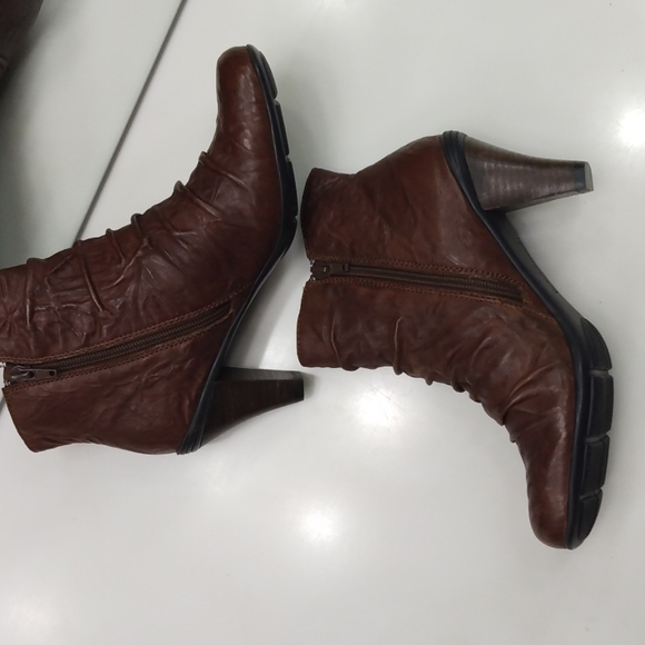 GENTLE SOULS OSANNA BROWN SLOUCHY LEATHER BOOTIES NWOT - Picture 6 of 7